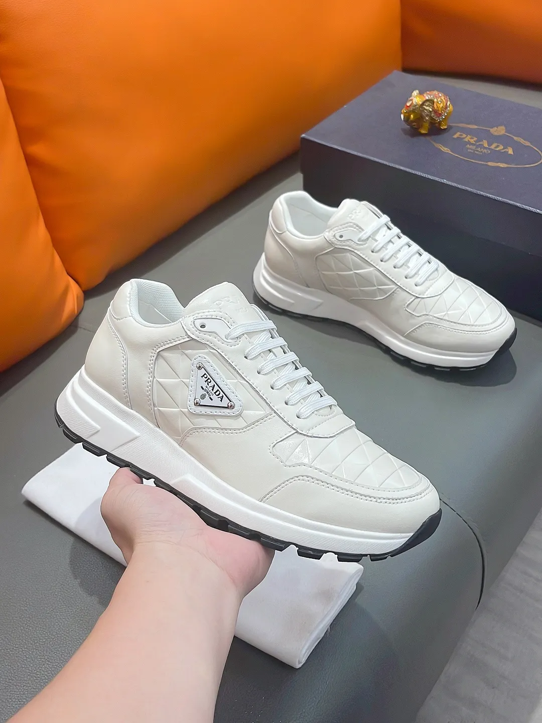Men's shoes PRADA "Prada" P540 Regular size: 38-44 (casual shoes) Product materials: Selected cowhide upper, soft sheepskin feet, original factory special outsole.